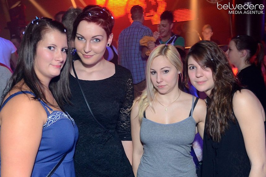 Konfetti-Explosion im Sax 