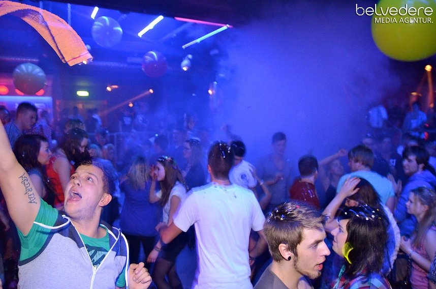 Konfetti-Explosion im Sax 