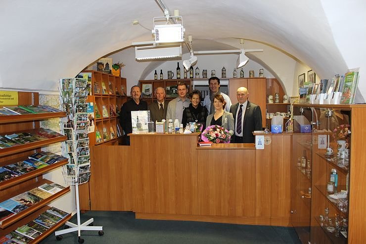 Am Vormittag fand in kleinem festlichen Rahmen die Wiederer&ouml;ffnung der Touristinformation Bad Frankenhausen statt. Nach Insolvenz des Tourismusverbandes Kyffh&auml;user (TVK) musste hier eine neue Regelung