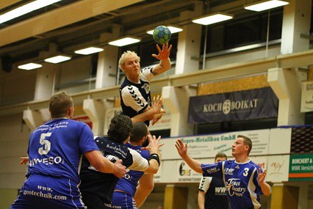 Sieg in eigener Halle