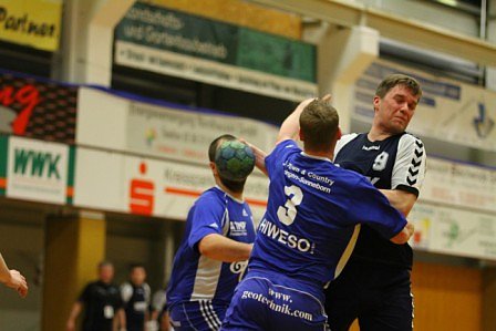 Sieg in eigener Halle