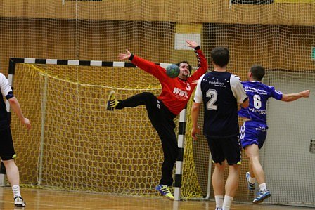 Sieg in eigener Halle