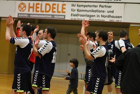 Sieg in eigener Halle