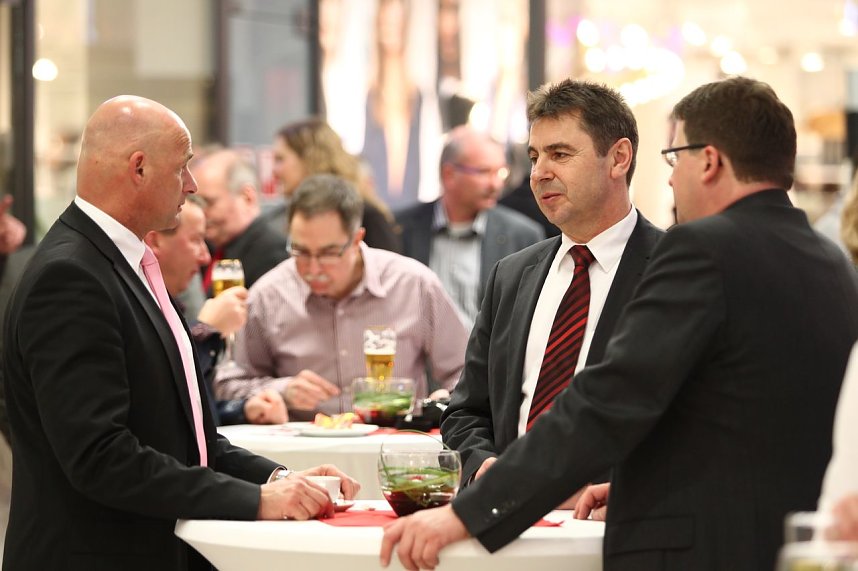 Mal an- und umgeschaut