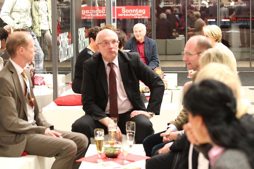 Mal an- und umgeschaut