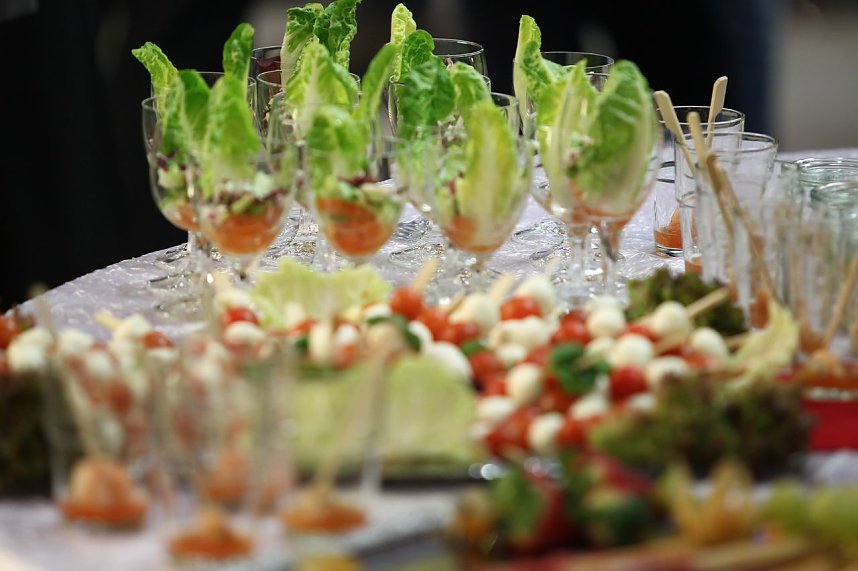 Mal an- und umgeschaut