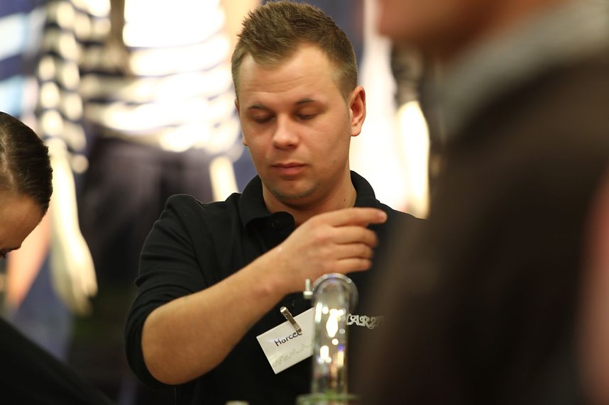 Mal an- und umgeschaut