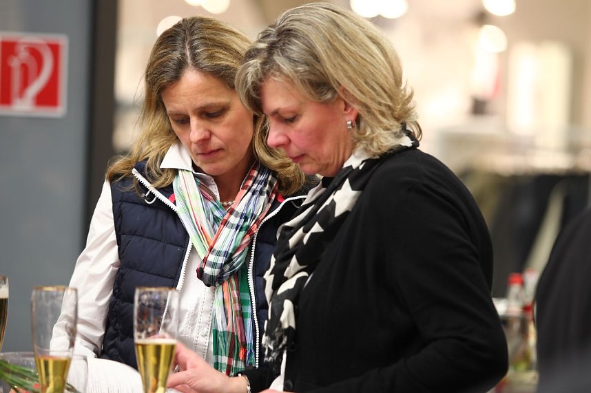 Mal an- und umgeschaut