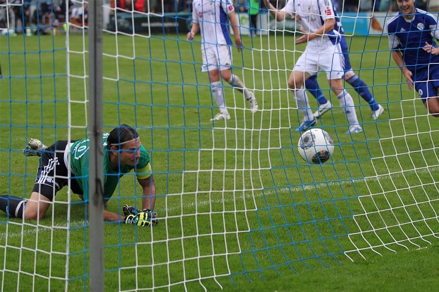 Eindr&uuml;cke vom Hinspiel im AKS