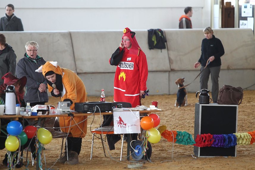 Hundesport und Faschingskost&uuml;m