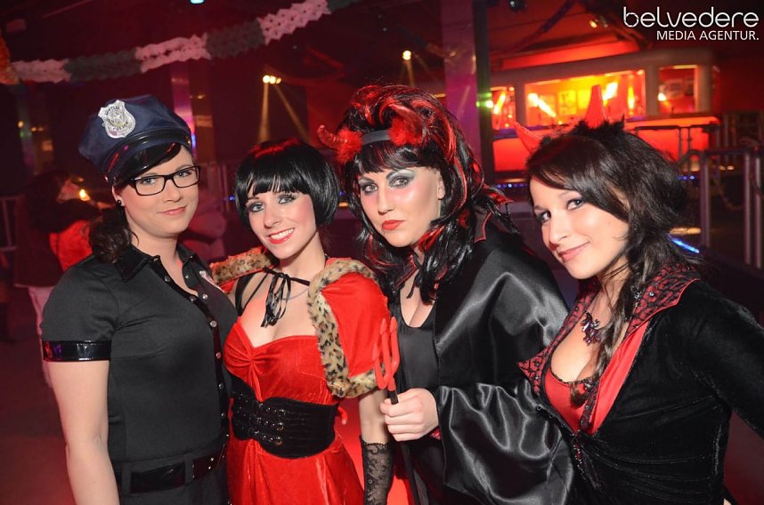 Pornofasching im Sax