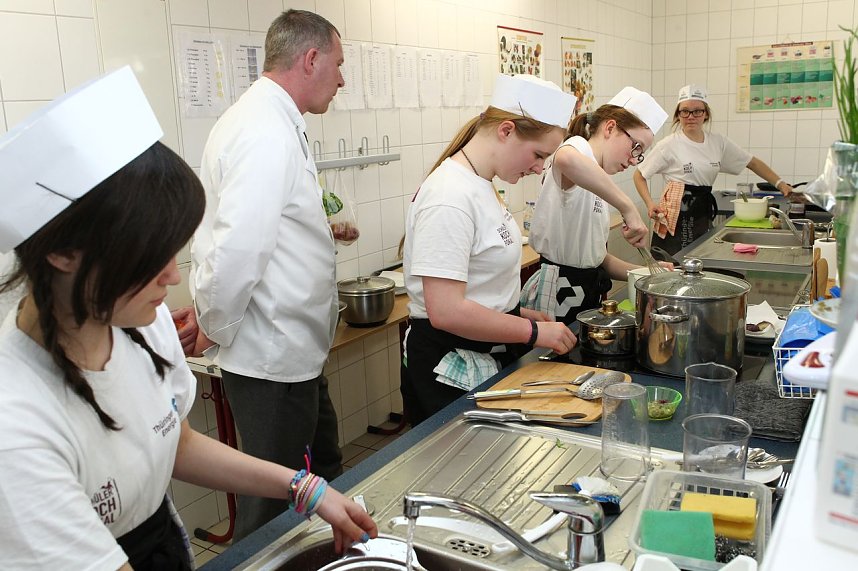 Kochduell in der Petersbergschule