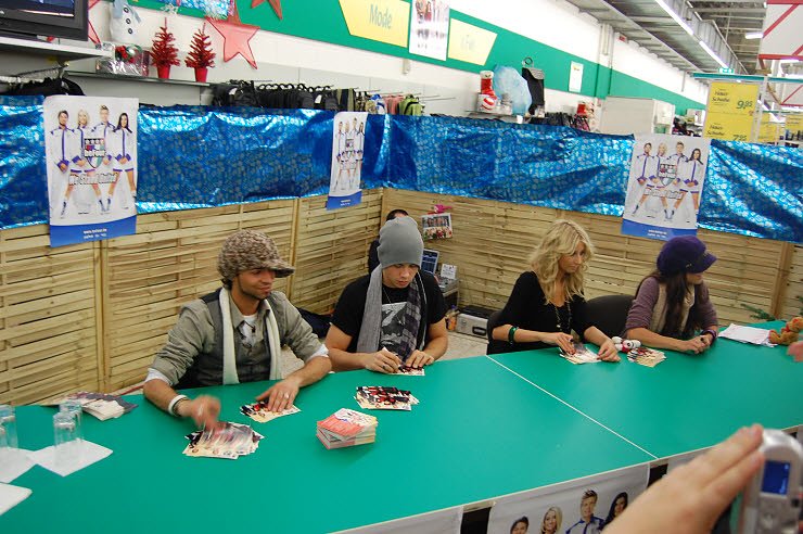 Autogrammstunde beFour in Nordhausen. nnz-City Scout on Tour