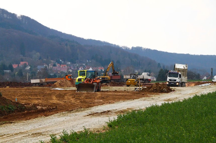 Erdarbeiten f&uuml;r neue Gro&szlig;b&auml;ckerei