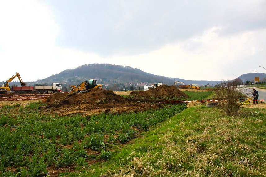 Erdarbeiten f&uuml;r neue Gro&szlig;b&auml;ckerei