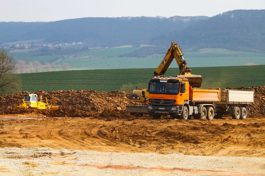 Erdarbeiten f&uuml;r neue Gro&szlig;b&auml;ckerei