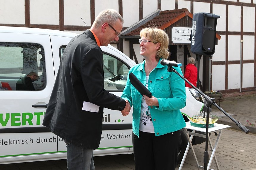 Dorfladen er&ouml;ffnet, Werther-Mobil &uuml;bergeben
