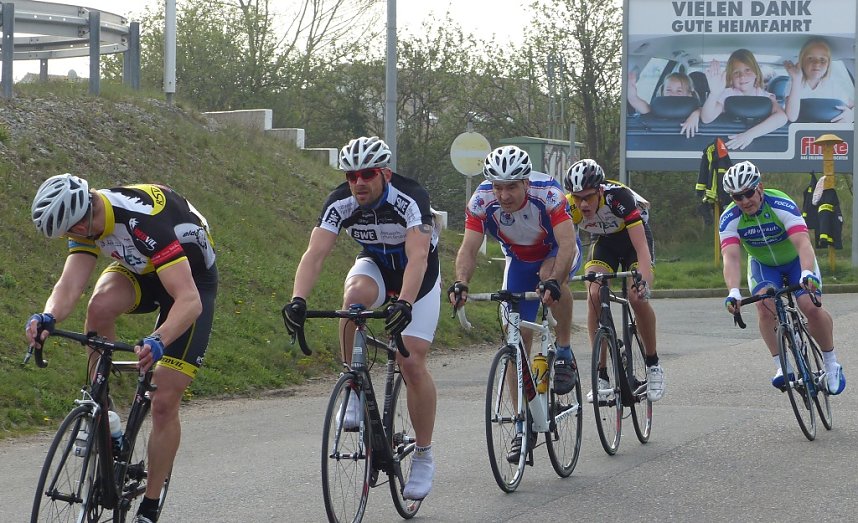 Erstes Rennen: Jurij bei der F&uuml;hrungsarbeit, Max an 3. Stelle