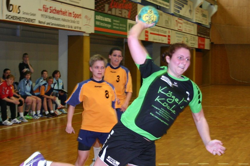 Ende gut...: Zusammen mit Jenny Mohrig war Anna Schneider erfolgreichste Torsch&uuml;tzin f&uuml;r den NSV. Beide trafen siebenmal.