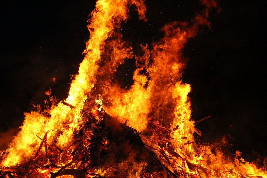 Osterfeuer in Nordhausen Nord