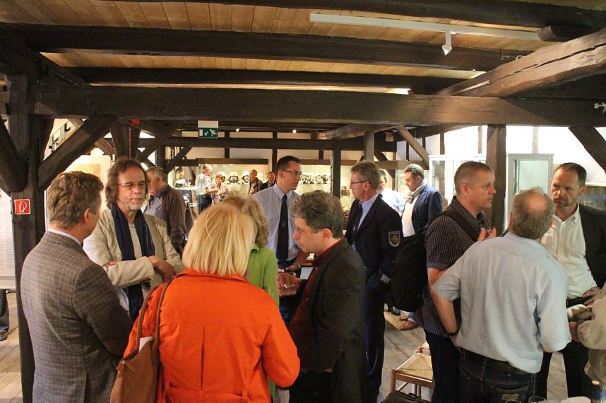 alles rennet, rettet, fl&uuml;chtet