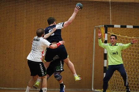 Krimi in der Ballspielhalle