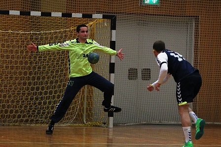 Krimi in der Ballspielhalle