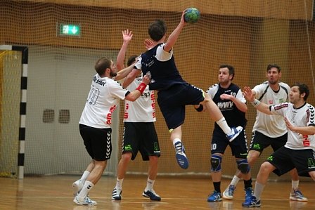 Krimi in der Ballspielhalle
