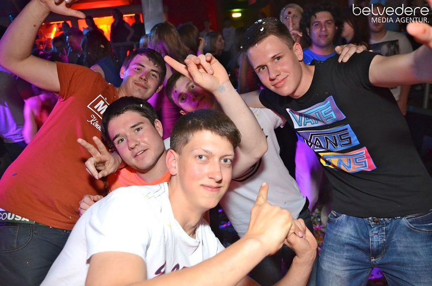 Konfetti-Party im Sax