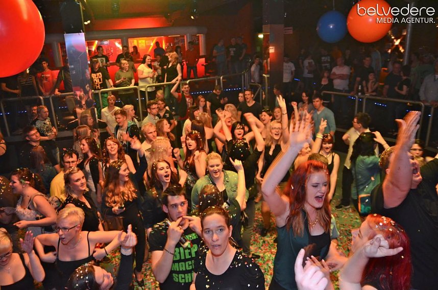 Konfetti-Party im Sax