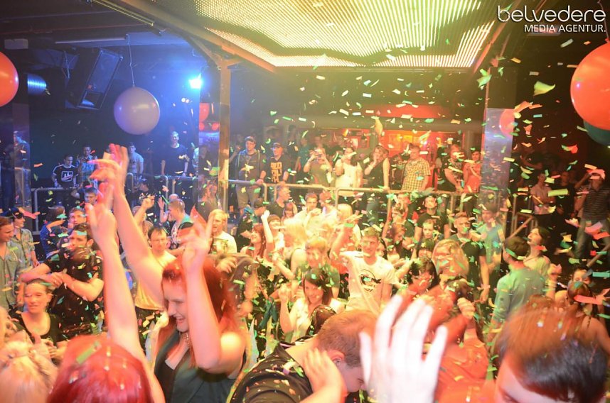 Konfetti-Party im Sax