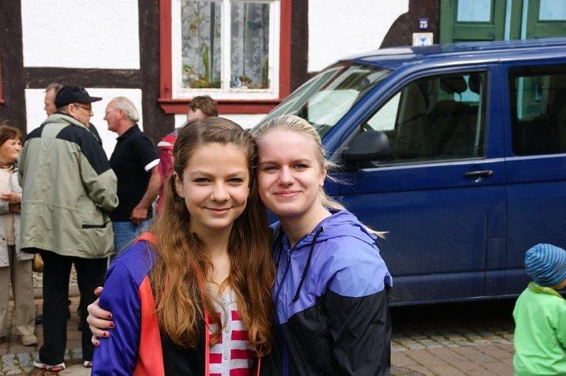 Maibaum in Obergebra gesetzt