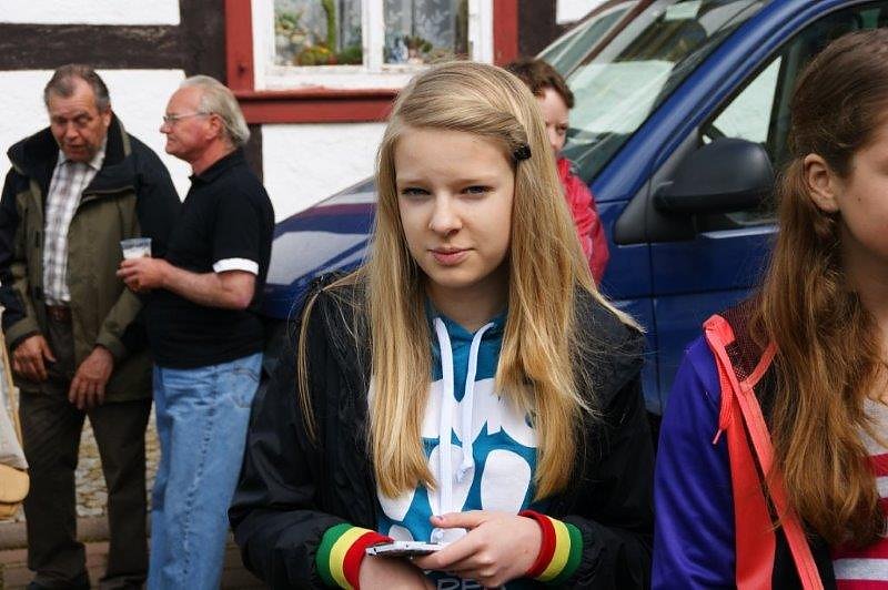 Maibaum in Obergebra gesetzt