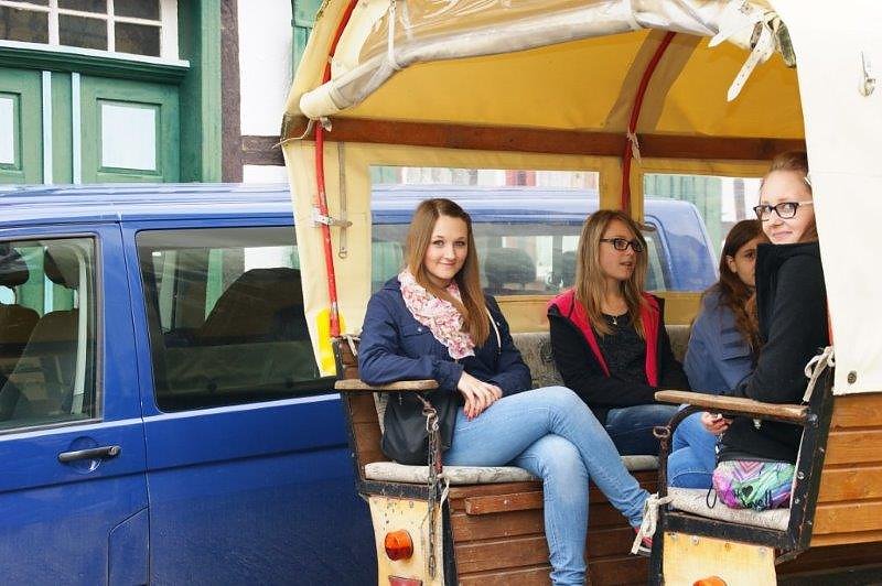 Maibaum in Obergebra gesetzt