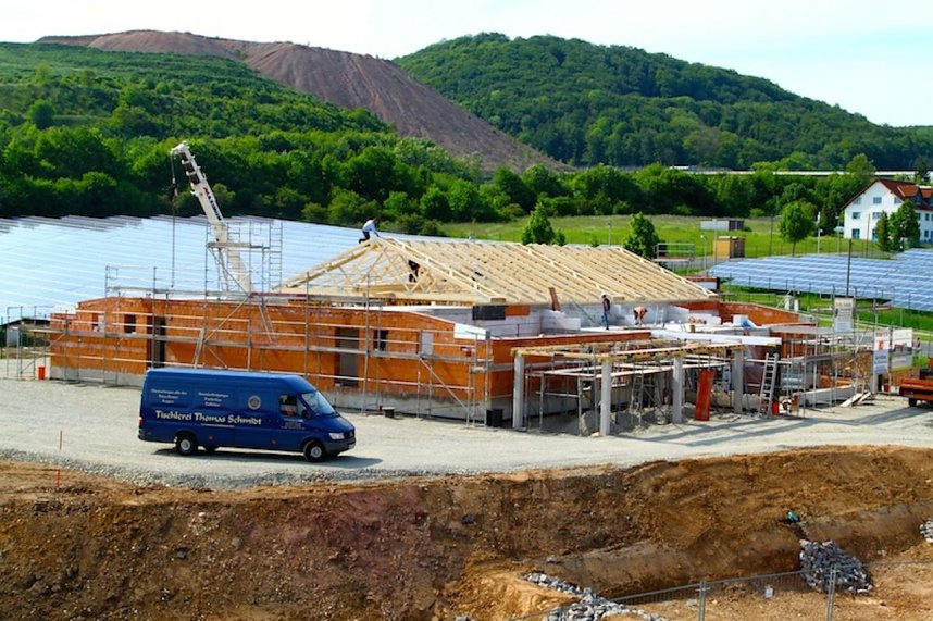 Das Dach kommt drauf