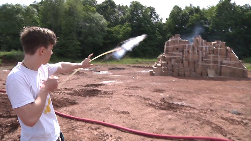 Dekonstruktion mit Feuer