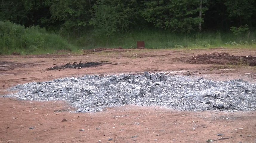 Dekonstruktion mit Feuer