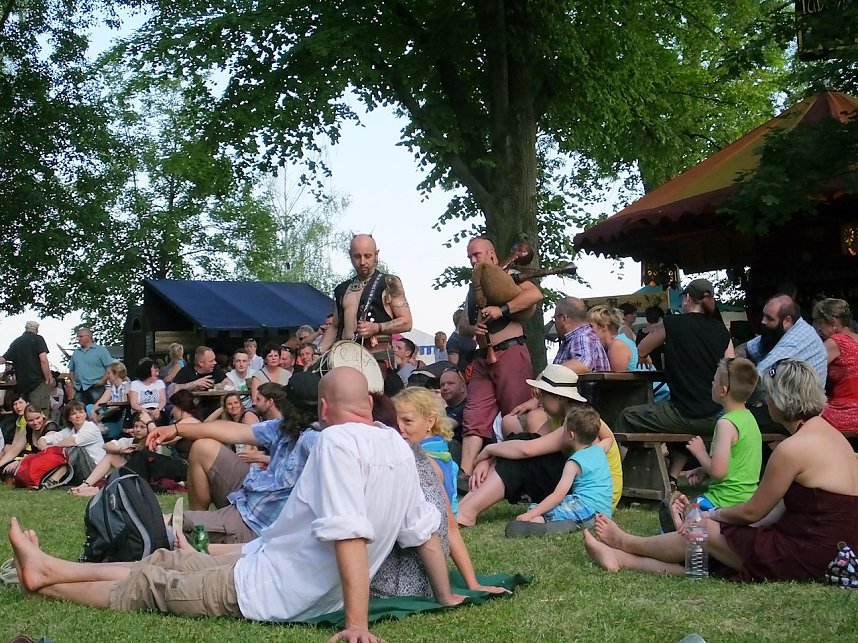 Zwei Feste in Wei&szlig;ensee