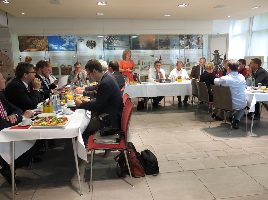 &Uuml;ber Zusammenarbeit gesprochen