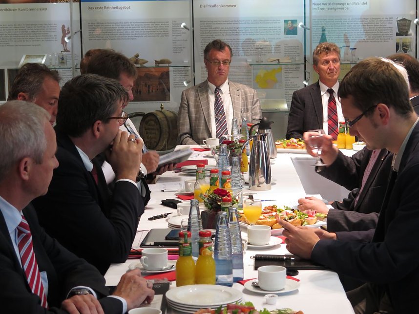 &Uuml;ber Zusammenarbeit gesprochen