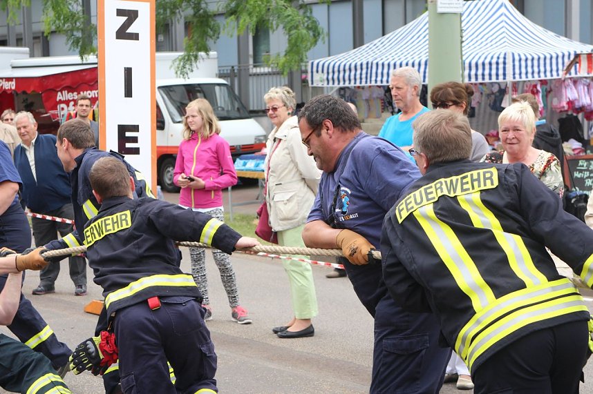 Zweites Nordh&auml;user Stra&szlig;enbahnziehen