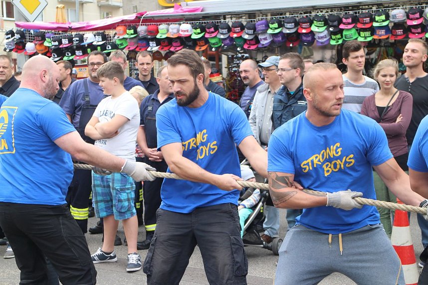 Zweites Nordh&auml;user Stra&szlig;enbahnziehen