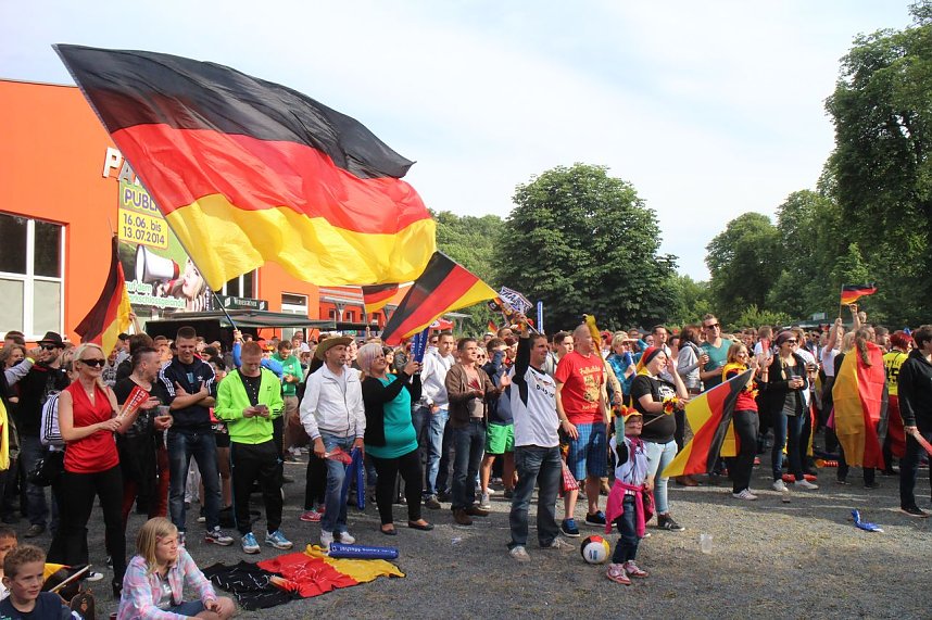 Erstes Public Viewing im Parkschloss