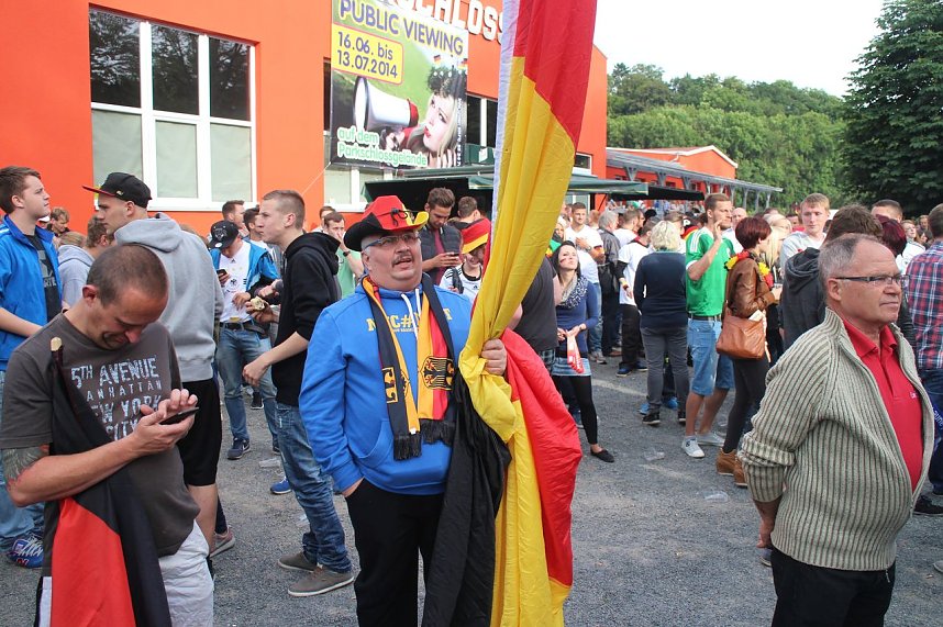 Erstes Public Viewing im Parkschloss