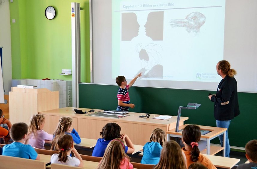 "Mini"-Studenten eroberten Campus