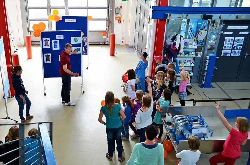 "Mini"-Studenten eroberten Campus