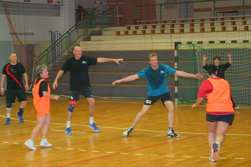 Handball vs. Volleyball