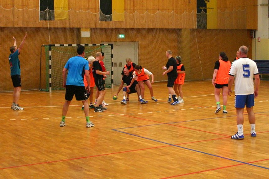 Handball vs. Volleyball