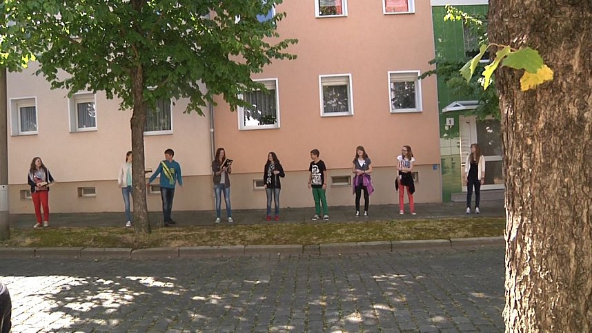 B&uuml;cherkette zum Umzug der Bibliothek