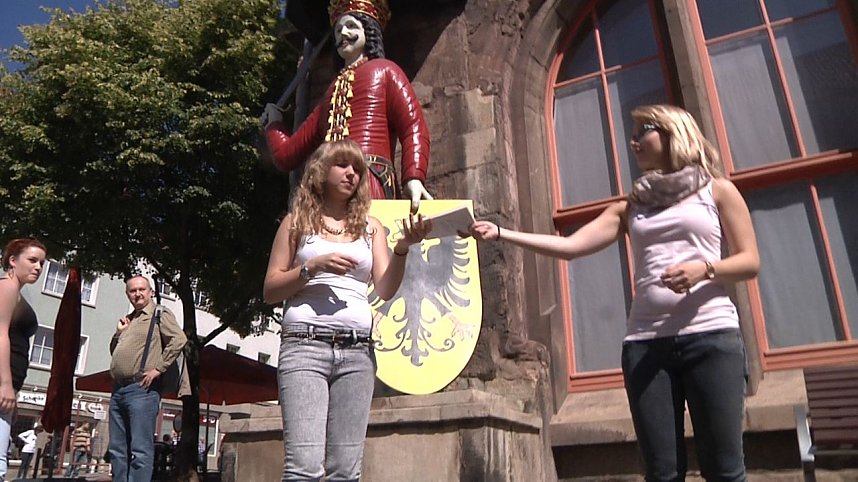 B&uuml;cherkette zum Umzug der Bibliothek